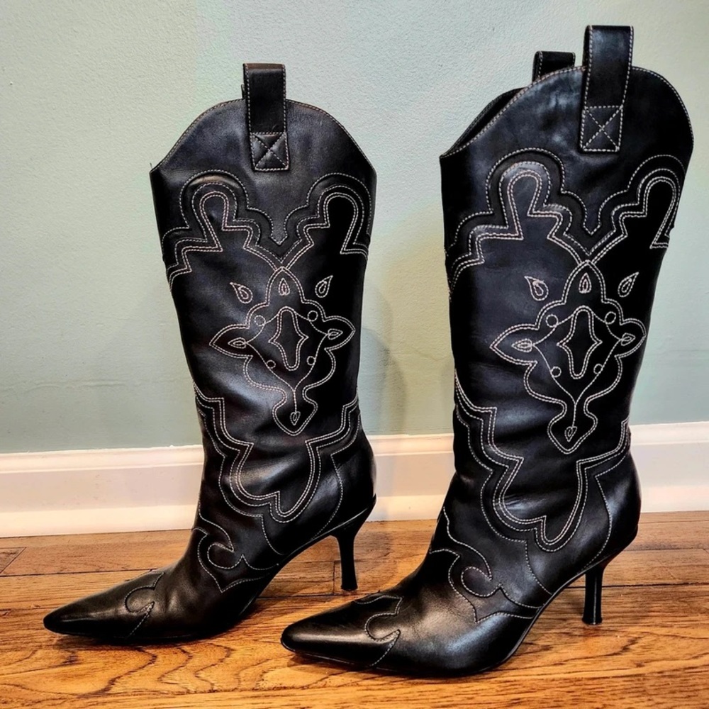 Women's Black Stitched Western-Inspired Knee-High Heeled Boots